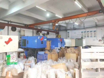 东莞凤岗一楼480平标准厂房出租,水电齐全,带行车,​个人厂房无中介,适合注塑模具，五金压铸、钣金、材料...