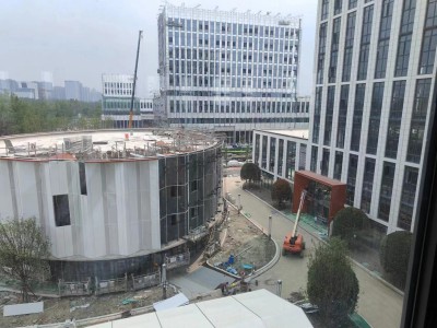 高新西区高端厂房出租，位置好，左京东方，右华为，稀缺资源。 租金补贴50%，政策好。