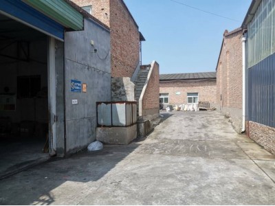 西安临潼区个人独门独院厂房出租，附近超市 医院，招工容易，有配电，八成新，适合即系加工，包装等行业...