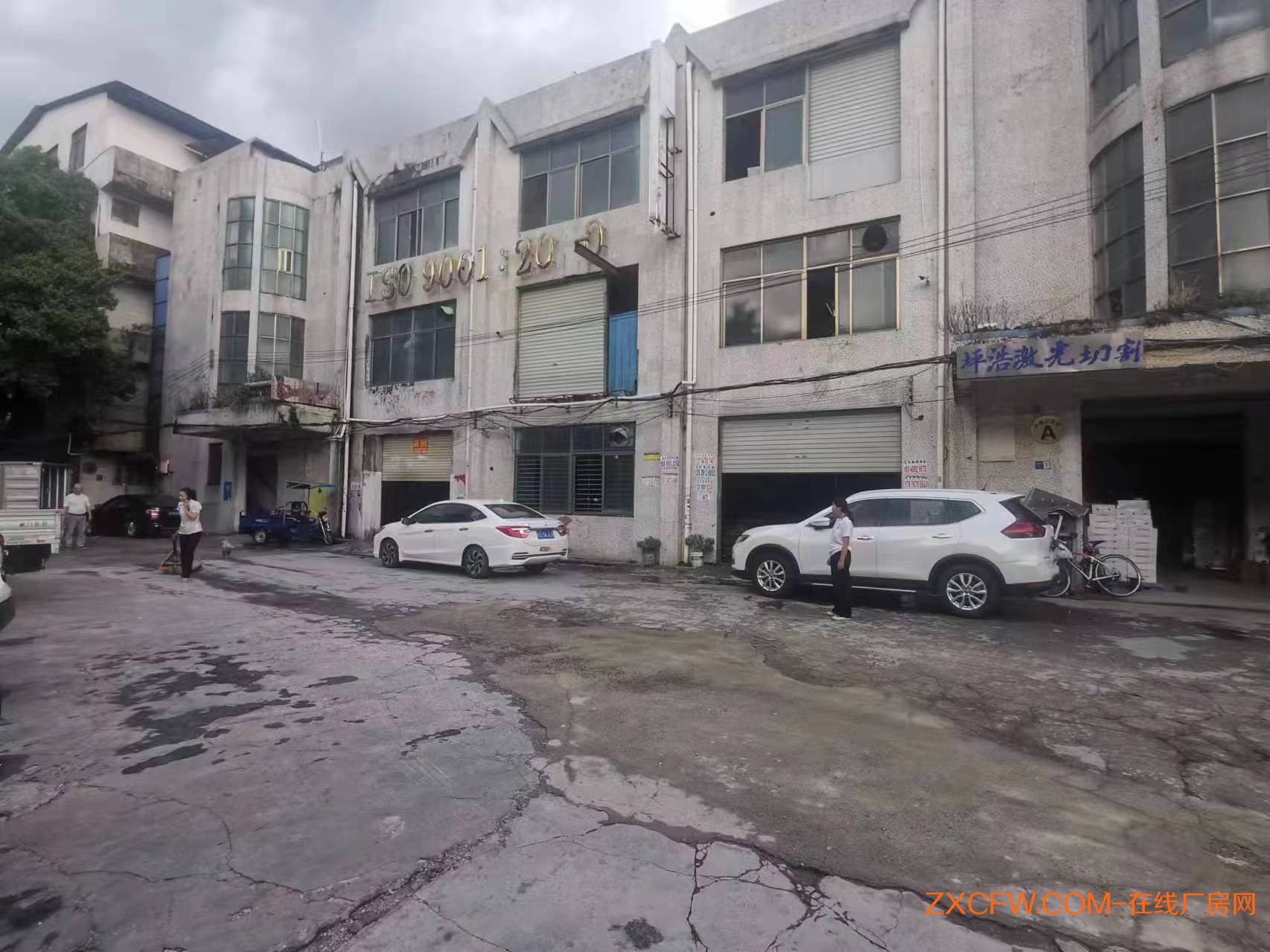 东莞厚街厂房出租1000平米二楼厂房有电梯租金便宜