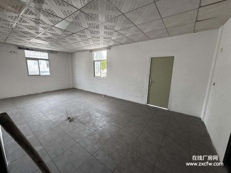 东莞厂房出租-东莞凤岗精装小面积厂房出租，二楼厂房850平 带办公室水电现成 好招工