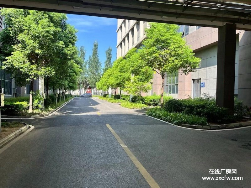 河南洛阳厂房出租-全新6000平花园厂房出租 配套齐全有电梯