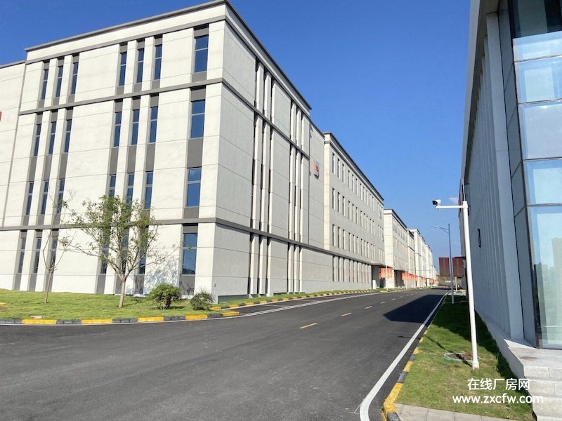 重庆市辖区厂房出租-九龙坡高速路出口3000㎡标准厂房出租 空高8米 可进大车