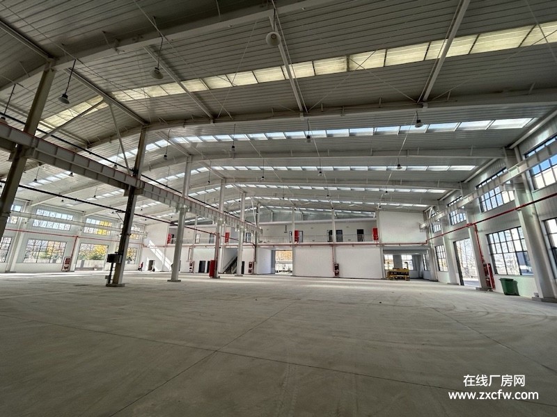 西安厂房出租-1300㎡标准钢构厂房出租 高度 9 米 跨度 22 米 有办公室宿舍