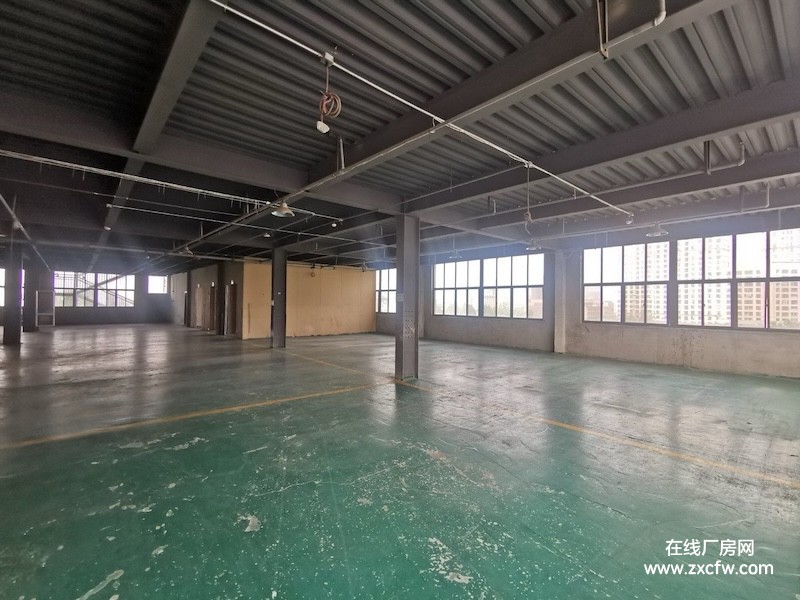 西安厂房出租-高新区地铁口800平厂房出租，带3吨货梯以及380V动力电