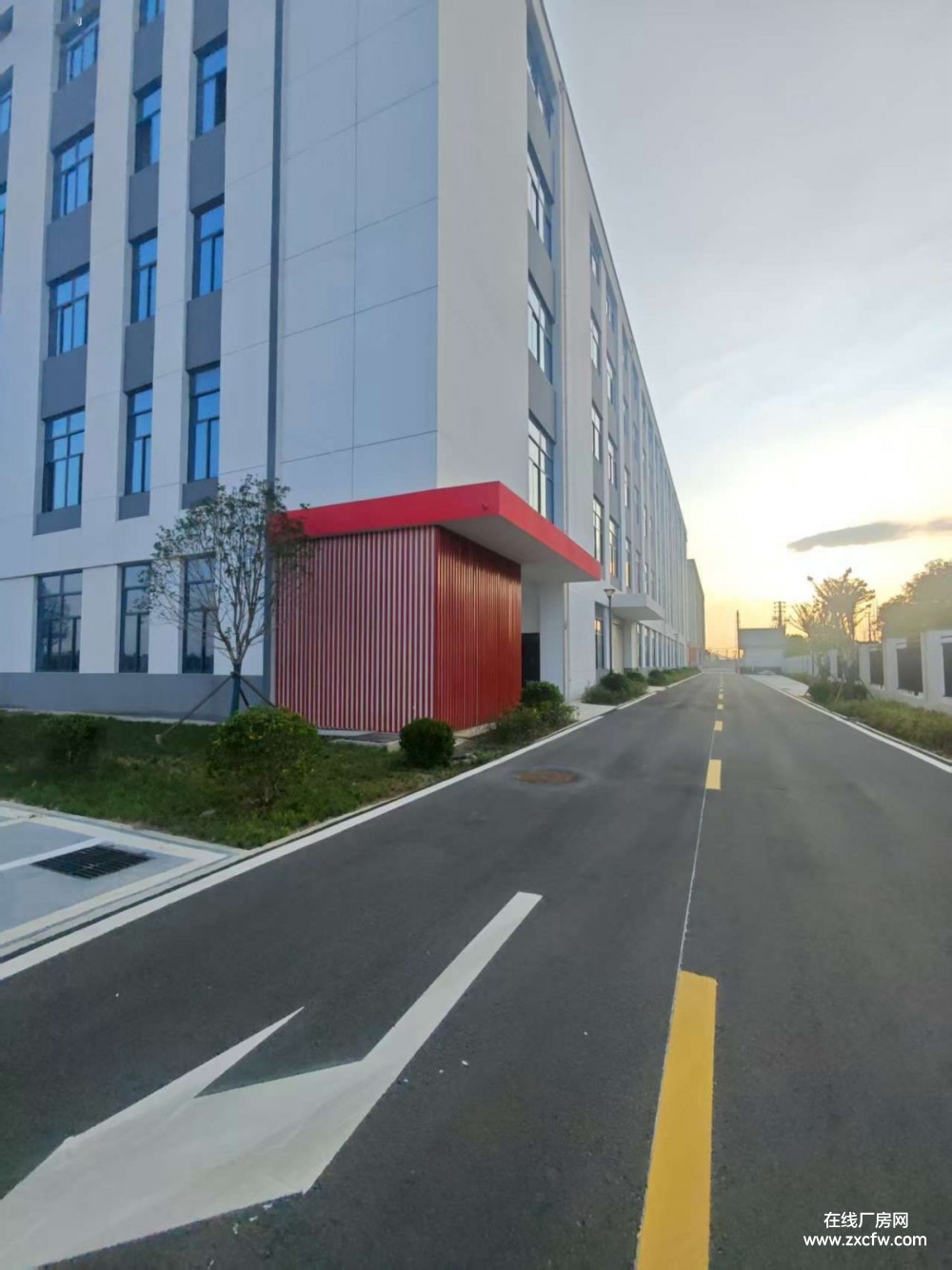 江苏南京厂房出租-南京-六合4000平食品厂房出租 可排污水电气蒸汽全通 可办sc