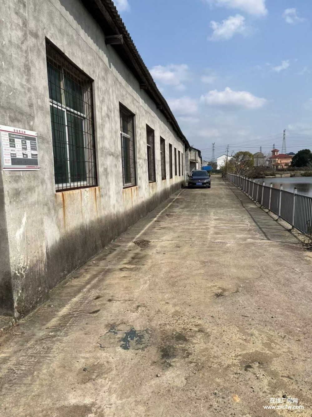 南昌厂房出租-南昌县八一乡莲谢路附近1700平砖混结构厂房招租