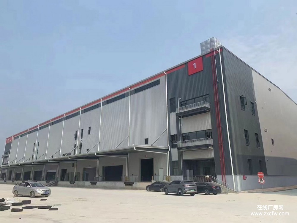 广州仓库出租-黄埔区16100㎡全新高标仓库出租 丙二类消防带自动升降平台