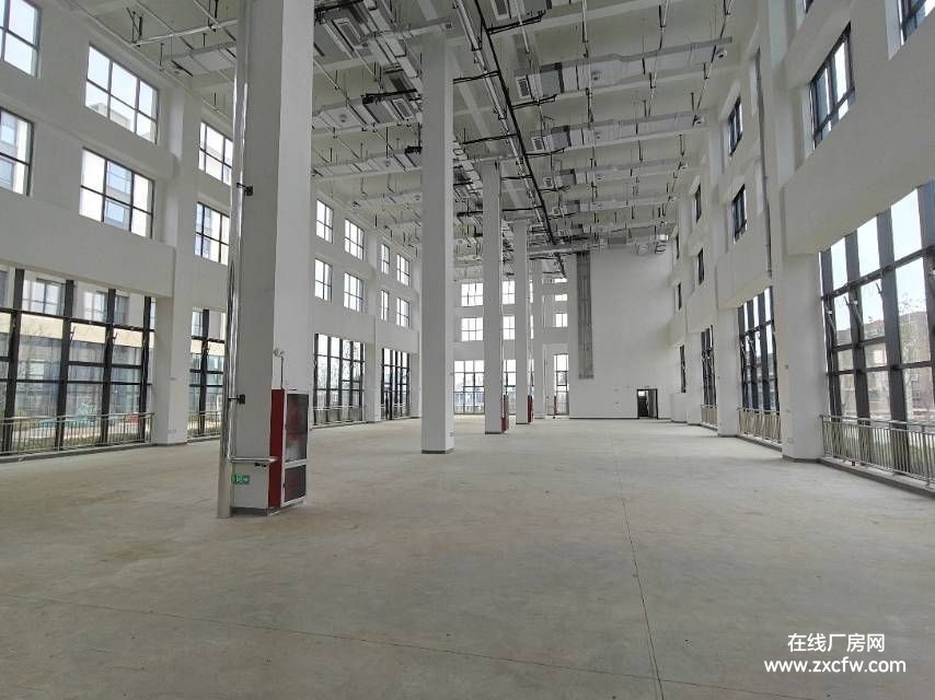 济南厂房出租-历城1355㎡独院砖混结构厂房出租有电梯有产权交通便利