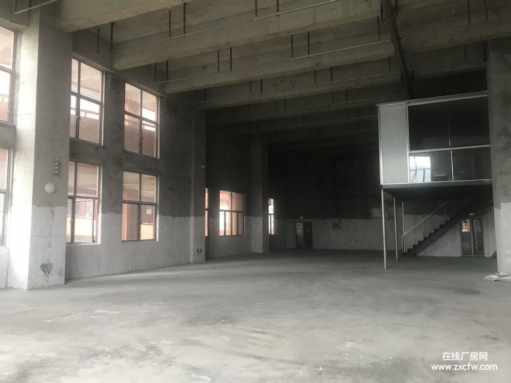 九龙坡1882㎡中梁山壹本科工城标准厂房出租 临近高速路口交通便利有电梯-重庆厂房出租