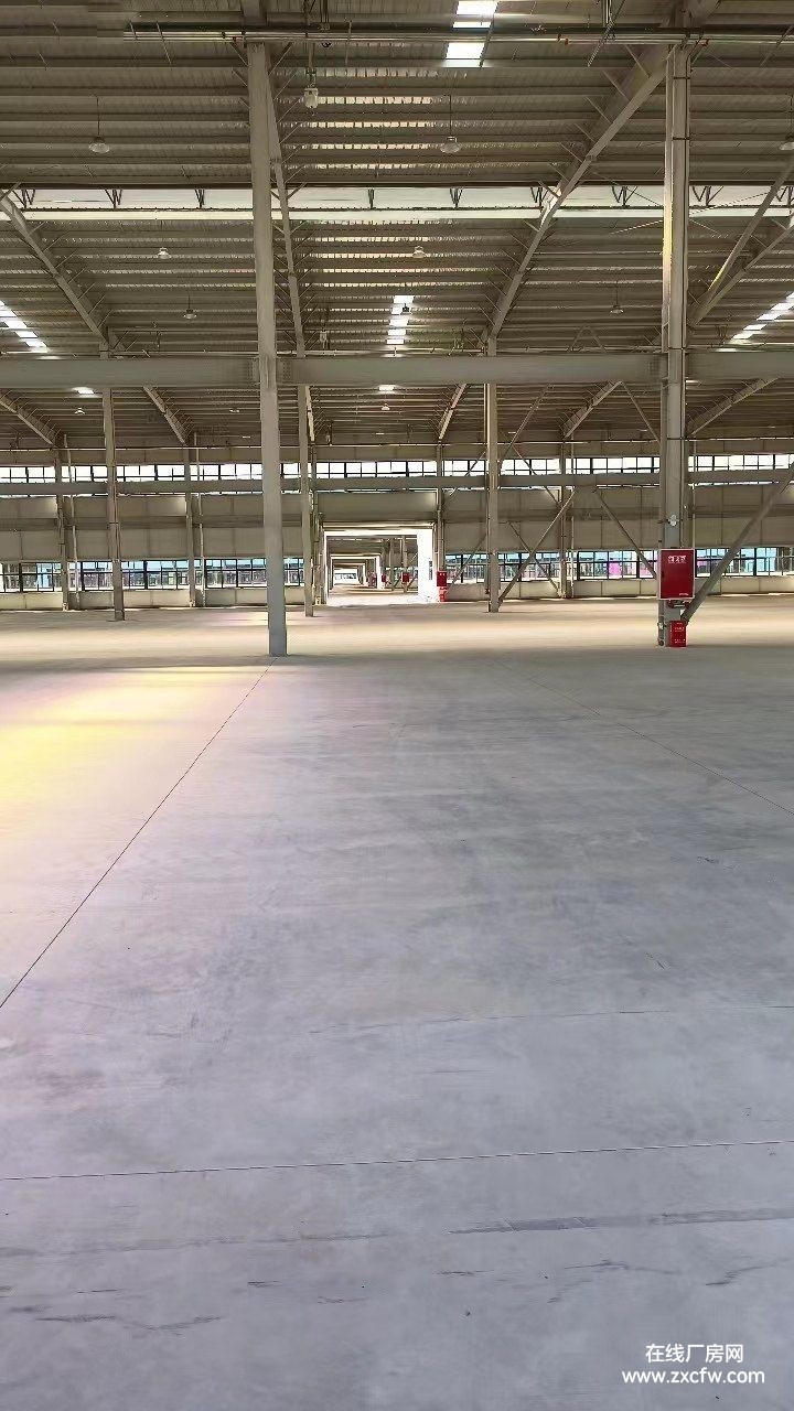 四川成都厂房出租-成都高新区有行车可办公厂房出租 1700平全新钢结构厂房出租