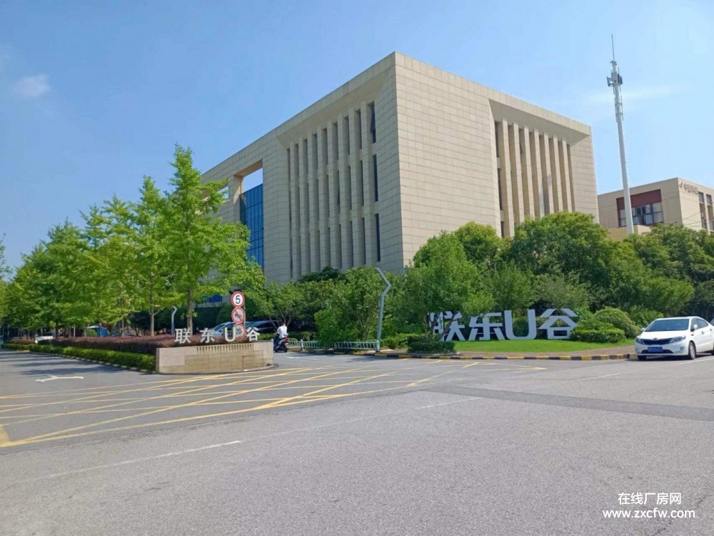 江苏无锡厂房出租-锡山1600㎡独门独院可喷漆油漆有环评机械厂房出租 有办公室有食堂有空坝