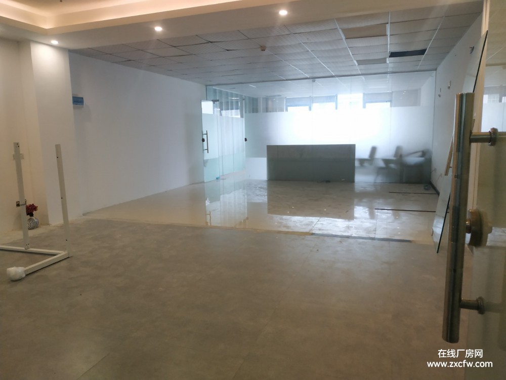 深圳厂房出租-西丽大学城地铁口精装100平办公厂房仓库直租