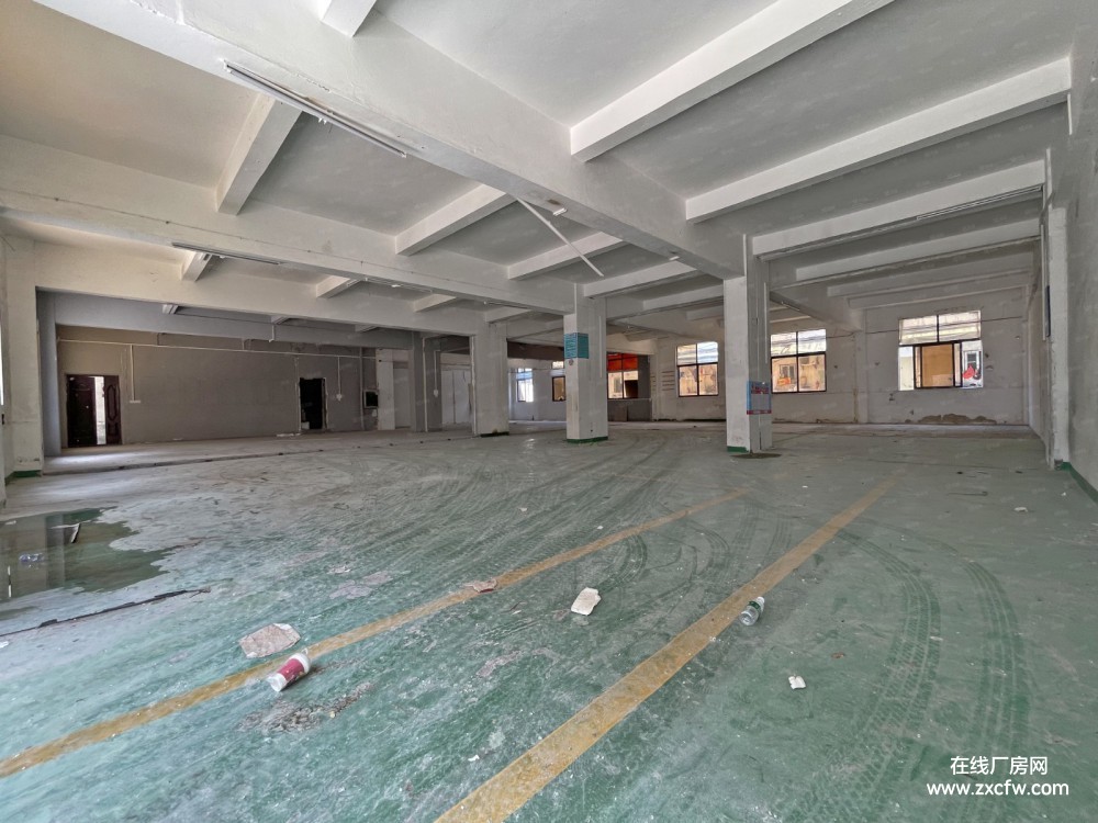 广东深圳厂房出租-石岩高速路口独院厂房出租 地铁口 10000平可办公支持分租