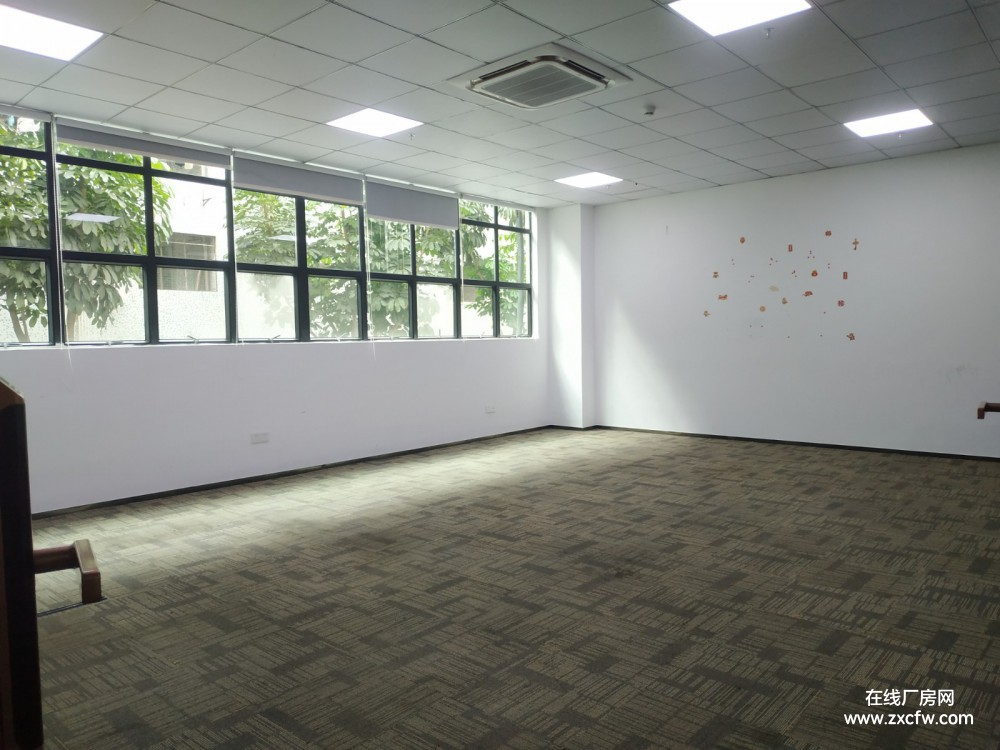 深圳厂房出租-西丽珠光地铁口 200平办公厂房仓库直租