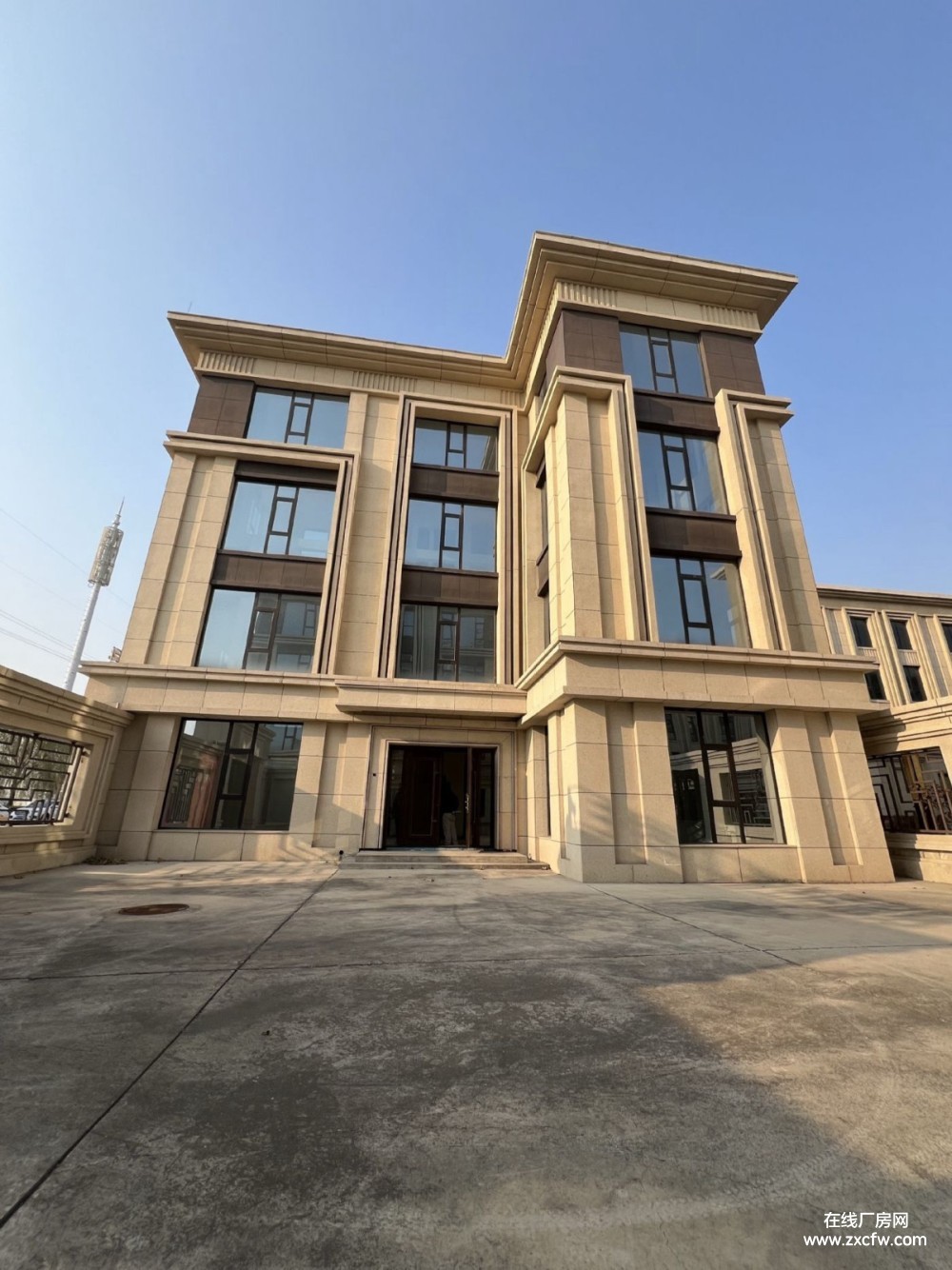 河北张家口钢结构厂房出租-张家口独门独院园区工业厂房出租 水电气全通 有电梯带行车